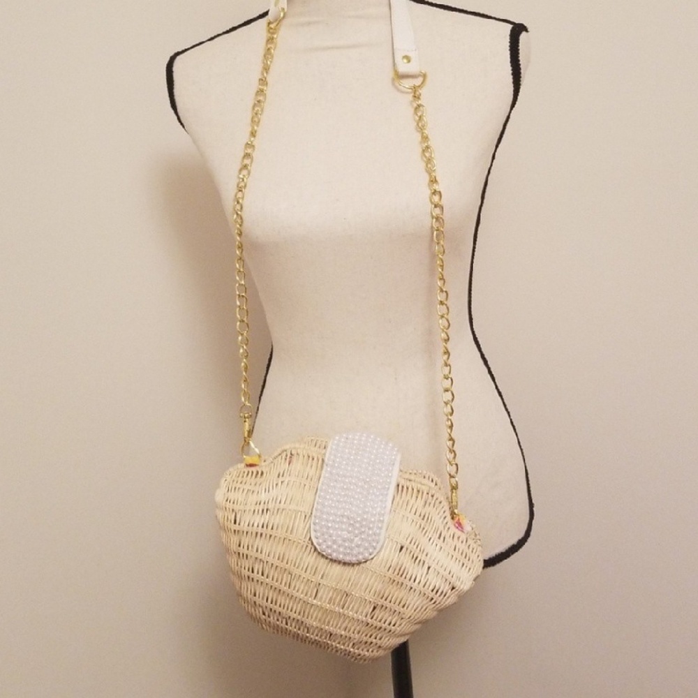 Shell Pearl Wicker Handbag - Picture 3 of 8